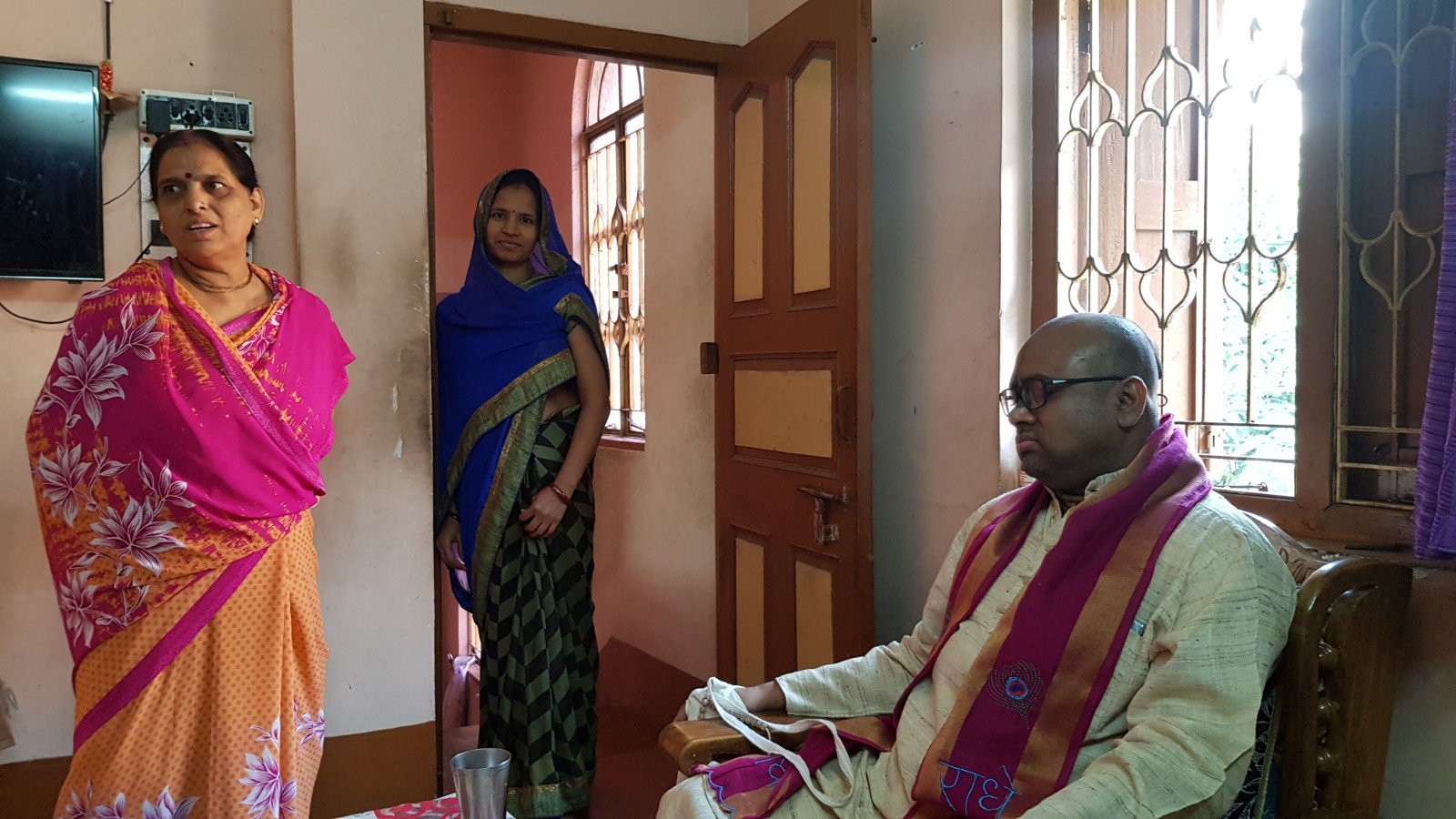  Visiting devotees. Asansol. 2019.11.22